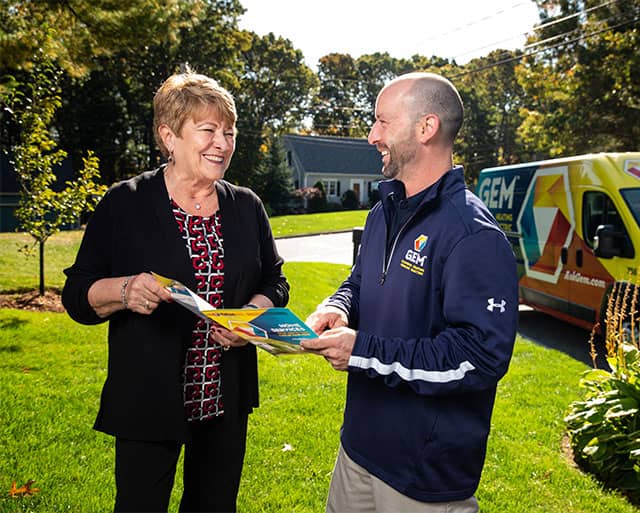 customer and technician interaction